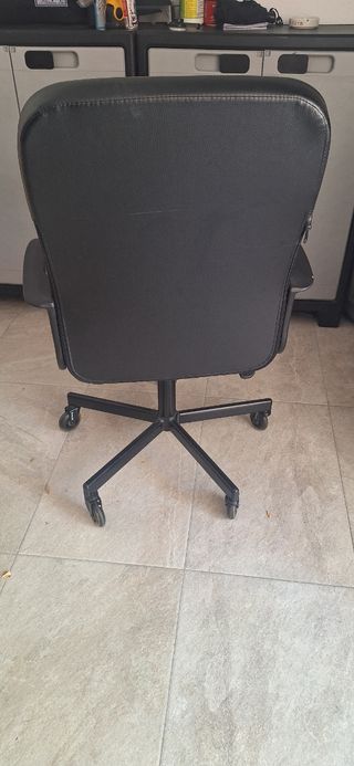 Silla escritorio giratoria negra