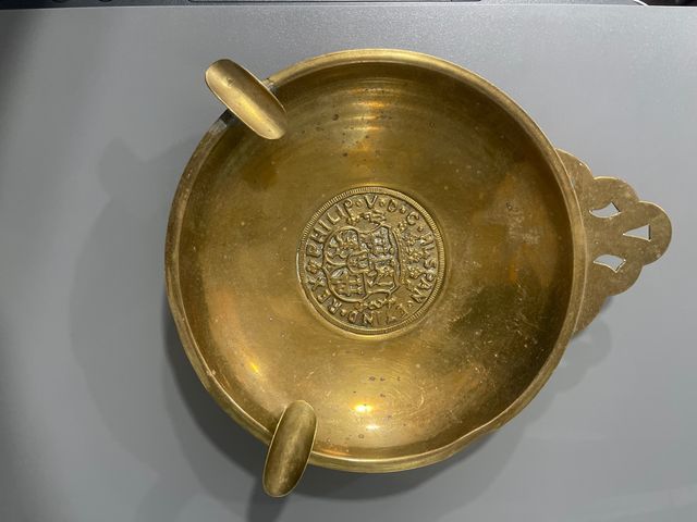 Antico portacenere in bronzo