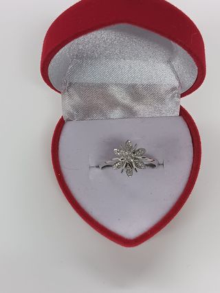 Anillo oro blanco 18k brillantes