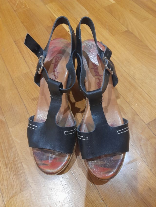 Sandalias Raquel Pérez negras, t.39