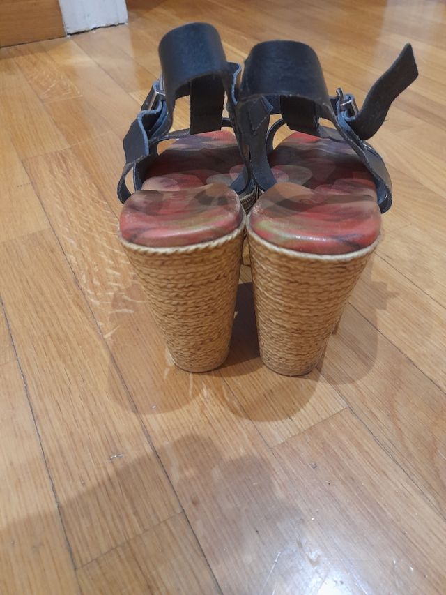 Sandalias Raquel Pérez negras, t.39