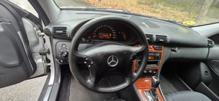 Mercedes Benz clase C 220 CDI AUTOMÁTICO excelente