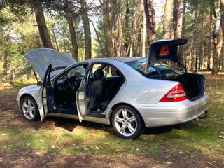 Mercedes Benz clase C 220 CDI AUTOMÁTICO excelente
