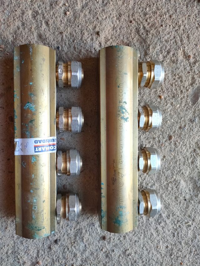 2 Conectores  Fontanería,1 grifo y 2 latiguillo