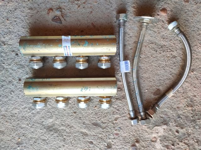 2 Conectores  Fontanería,1 grifo y 2 latiguillo