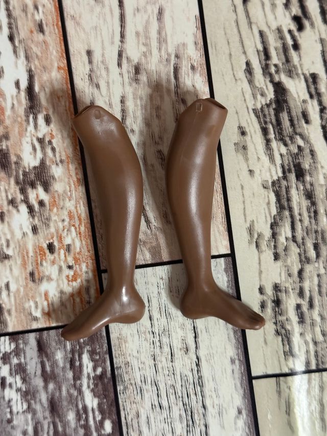 Piernas de muñeca Rainbow High Phaedra