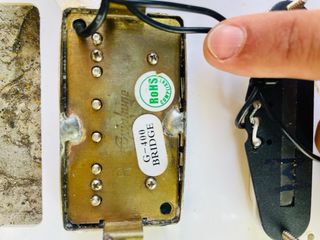 Golpeador Stratocaster con electrónica completa