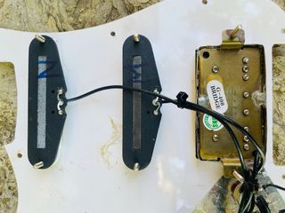 Golpeador Stratocaster con electrónica completa
