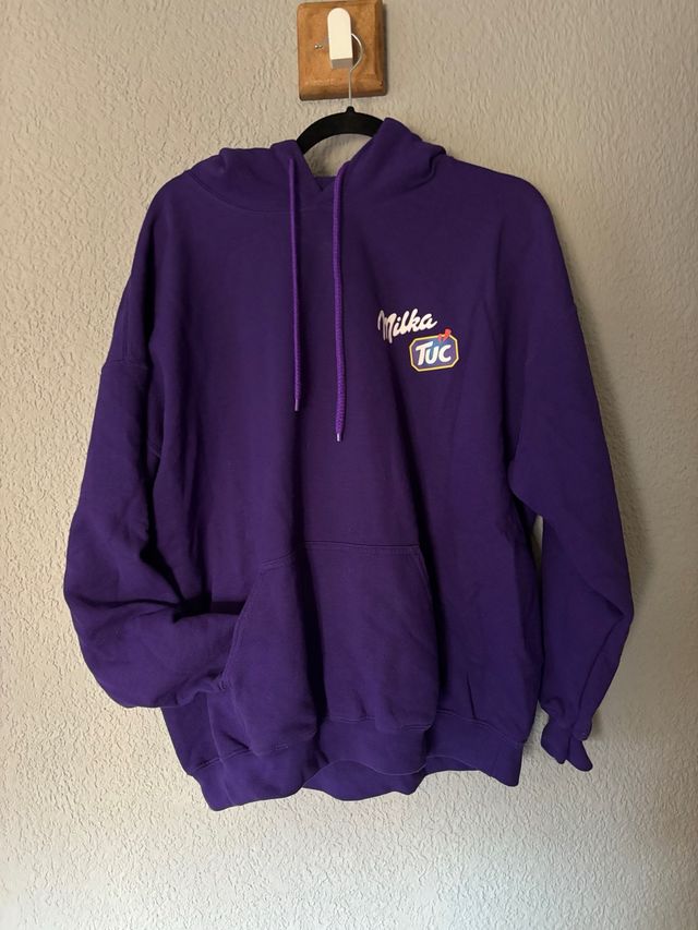 Sudadera morada Milka Tuc