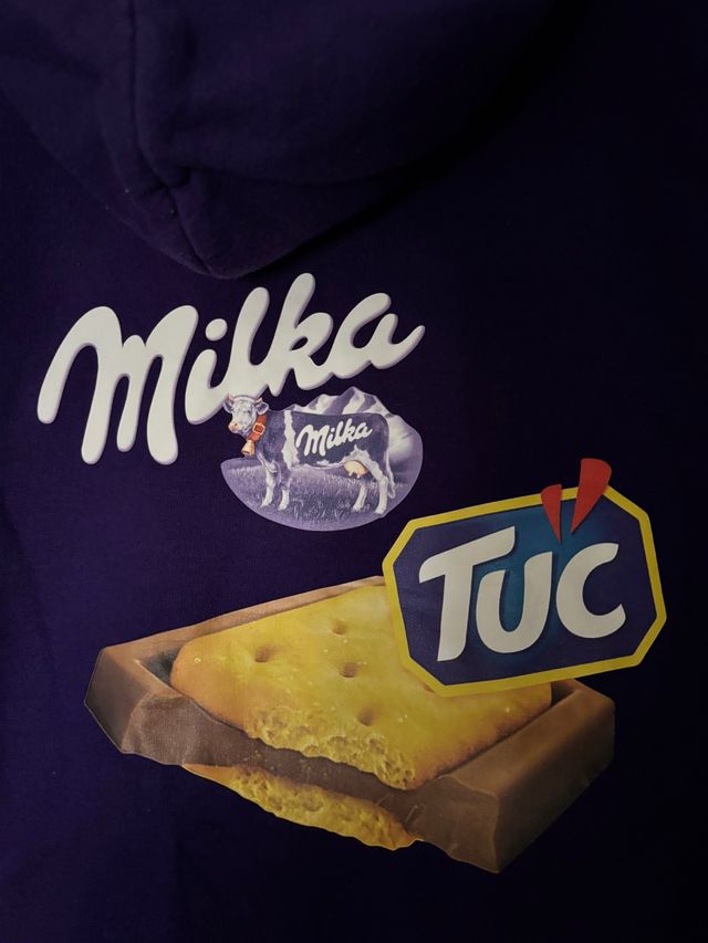 Sudadera morada Milka Tuc