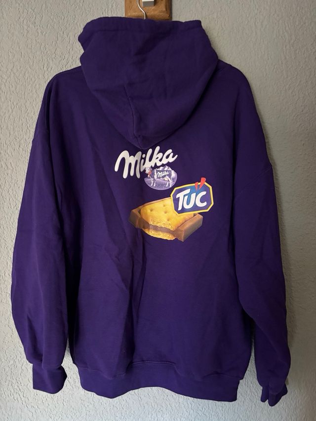 Sudadera morada Milka Tuc