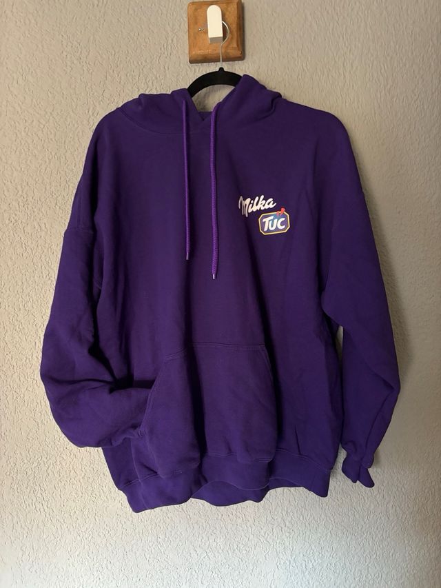 Sudadera morada Milka Tuc