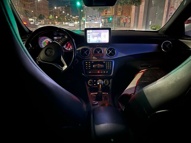 Mercedes-Benz CLA Techo Solar! Calefactables