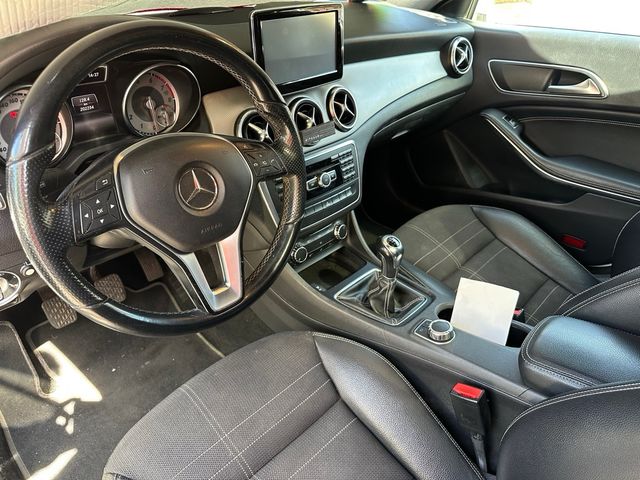 Mercedes-Benz CLA Techo Solar! Calefactables