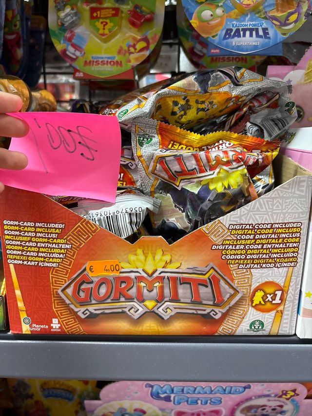 12 Sobres de figura Gormiti OFERTA