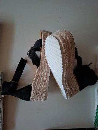 Sandalias cuña yute negras, nuevas