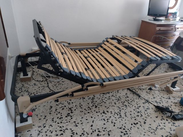 Cama articulada con 2 colchones