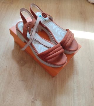 Sandalias con plataforma  color marrón