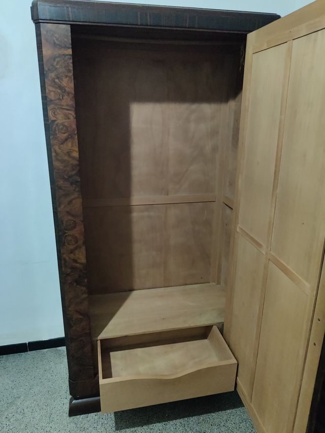 Armario antiguo madera maciza espejo