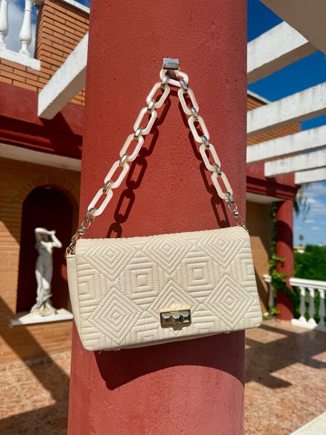 Bolso beige acolchado 