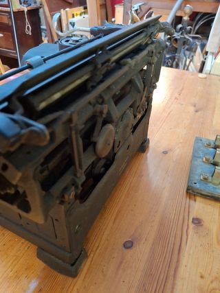 Máquina escribir Hispano Olivetti M40