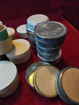Cajitas vintage: cartón, madera y metal