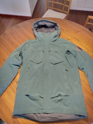 Chaqueta y pantalon de esquí Salomon y rossingnol
