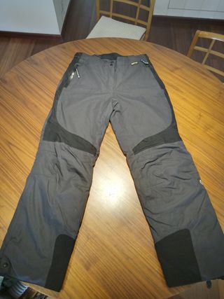 Chaqueta y pantalon de esquí Salomon y rossingnol

