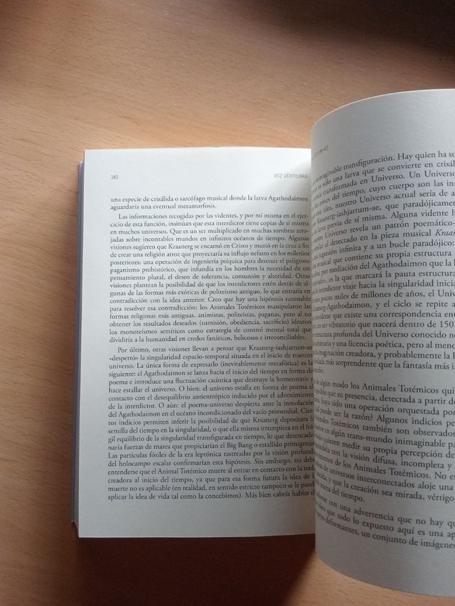 Voz vértebra: Antología poesía futura