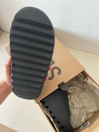 Yeezy Slide Onyx - Talla 43