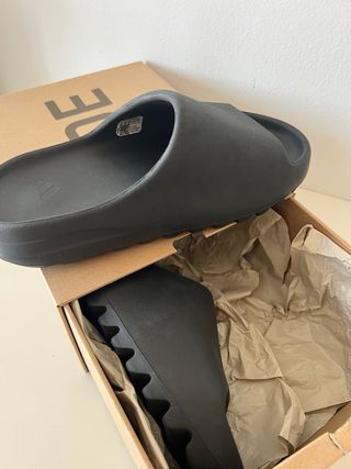 Yeezy Slide Onyx - Talla 43