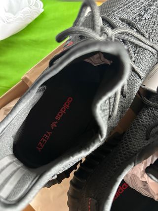 Adidas Yeezy Boost 350 V2 Negras - Talla 44