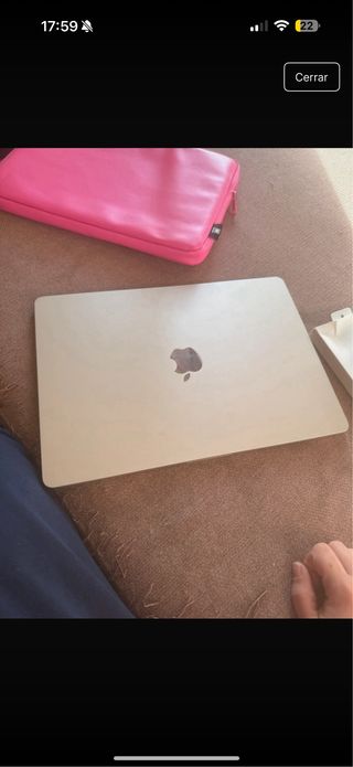 MacBook Air -  Apple