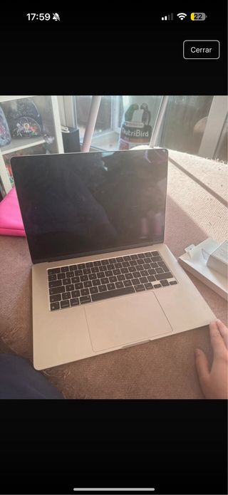 MacBook Air -  Apple