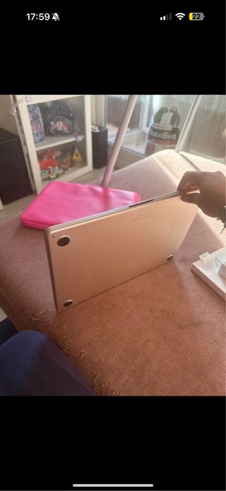 MacBook Air -  Apple