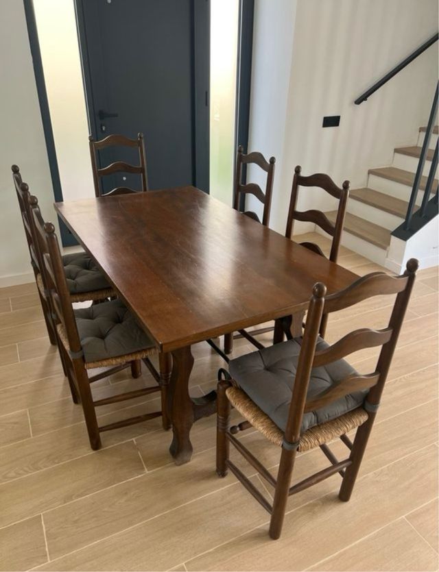 Mesa comedor madera + 6 sillas.