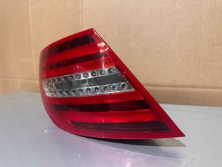 PILOTO TRASERO IZQ DE MERCEDES CLASE C W204