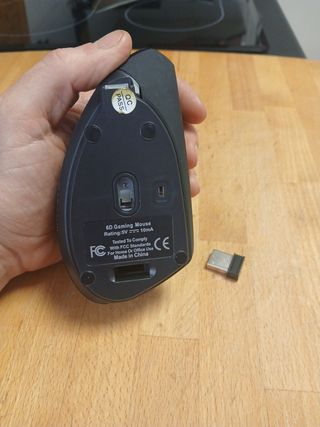 Ratón vertical inalámbrico negro