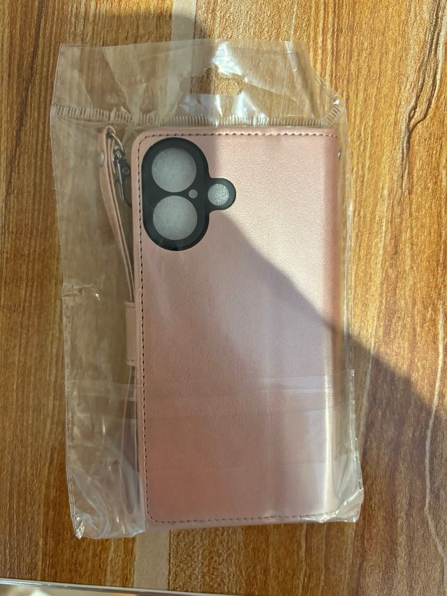 Custodia Libro Rosa iPhone 16