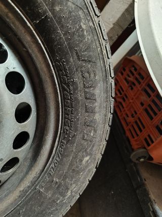 4 llantas 16" VW Transporter T5 con neumáticos. 