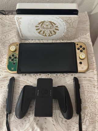 NINTENDO SWITCH OLED ZELDA