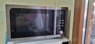 Microondas grill 
Artron - Como nuevo