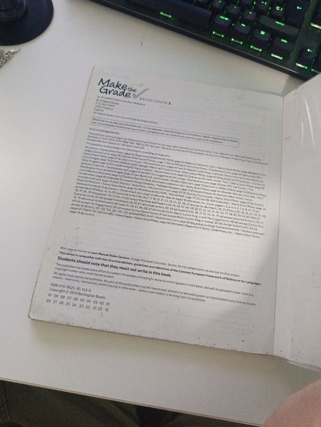 Libro inglés MAKE THE GRADE segundo bachillerato