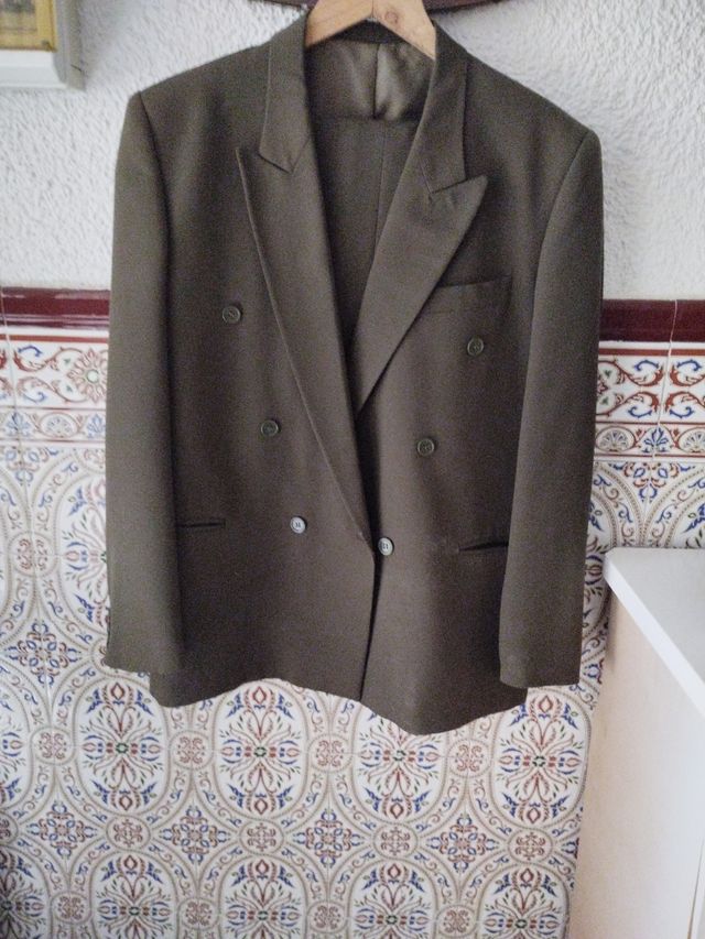 Traje hombre verde oliva