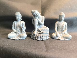 Statue di Buddha Grigio. 3 modelli e base.