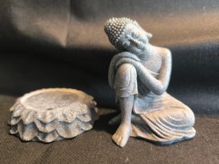 Statue di Buddha Grigio. 3 modelli e base.
