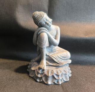 Statue di Buddha Grigio. 3 modelli e base.