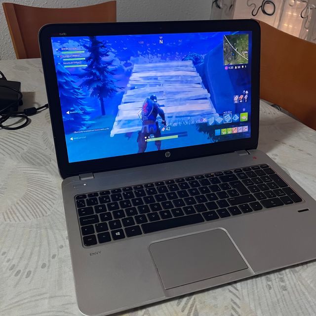 Portátil HP i7 / 16GB RAM / NVIDIA 4GB