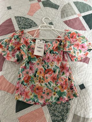 Top Zara flores