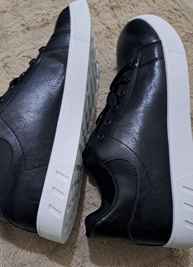 Zapatillas negras de vestir